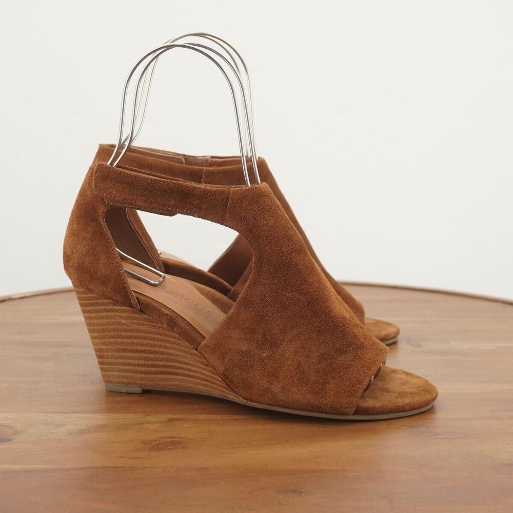 Gentle Souls Womens Lunette Sandals Wedge Heel Brown Suede 7.5 US